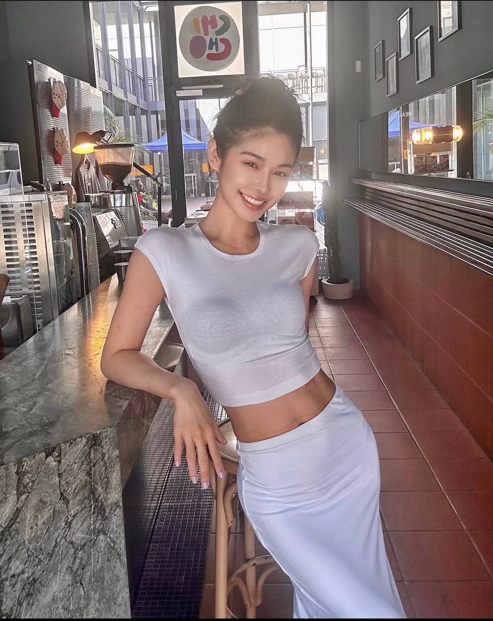 推出独家 Fiona 签名娃娃 – 现已开放预订!